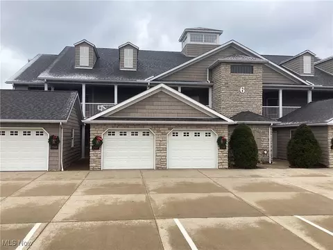 2936 Whispering Shores Dr, Vermilion, OH 44089