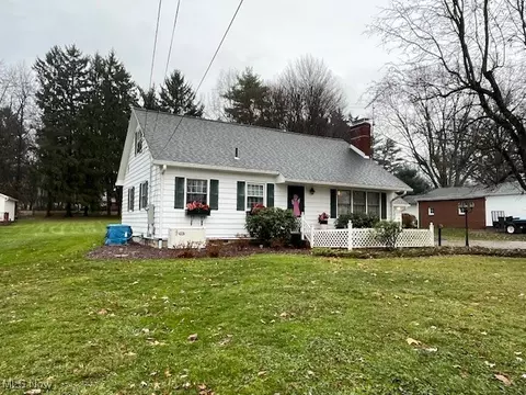 1368 Eastview Dr, Salem, OH 44460