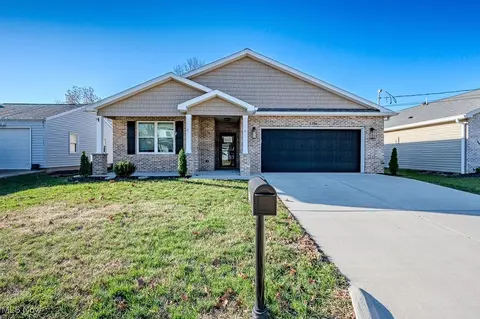 1206 17th St, Vienna, WV 26105