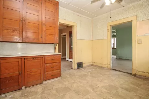100 Perry St, Struthers, OH 44471 photo 11