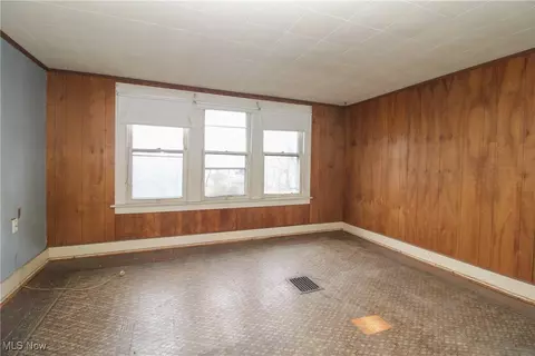 100 Perry St, Struthers, OH 44471 photo 13
