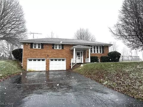 50541 Sharon Dr, East Liverpool, OH 43920