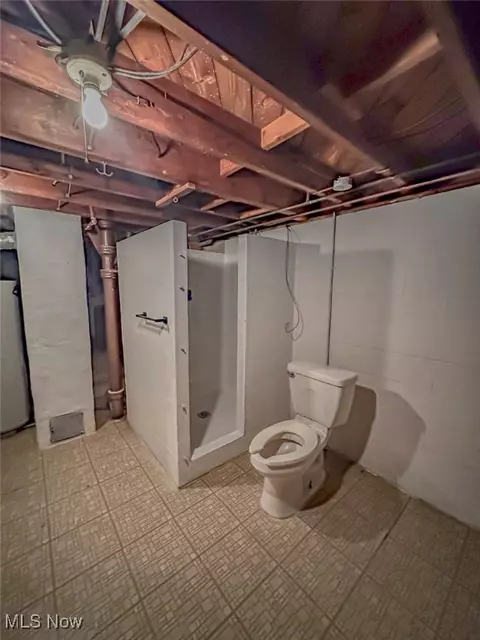 Bath - 1755 E 36th St, Lorain, OH 44055 photo 3 of 3