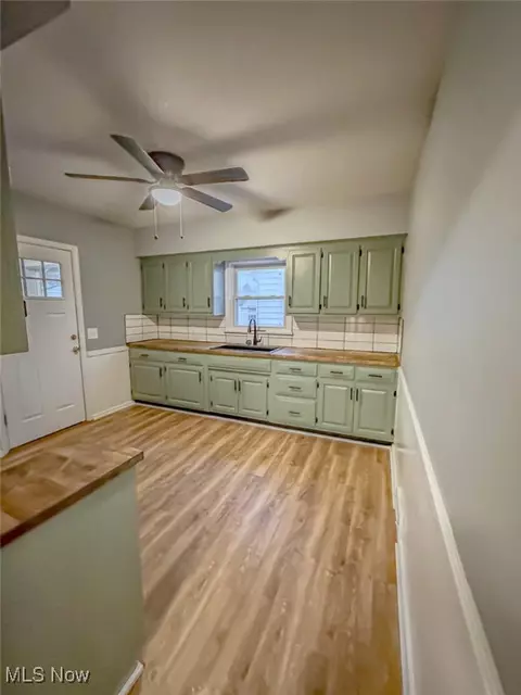 Entry Way - 1755 E 36th St, Lorain, OH 44055 photo 1 of 2