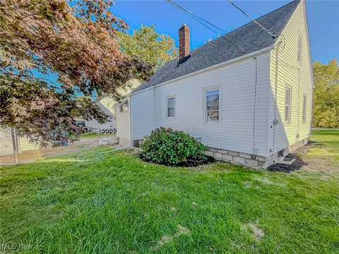 Exterior - 1755 E 36th St, Lorain, OH 44055 photo 3 of 3