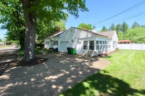Exterior - 605 Bond St, Dover, OH 44622 photo 1 of 2