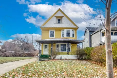 13702 Rugby Rd, Cleveland, OH 44110