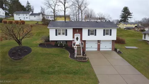 225 Lakeview St, Saint Clairsville, OH 43950