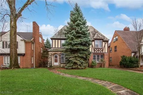 17800 Winslow Rd, Shaker Heights, OH 44122