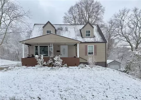4040 Valleyview Ave, Steubenville, OH 43952