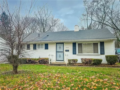 1069 Fess Ave, Akron, OH 44307