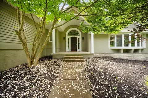 2711 Glenmont Rd NW, Canton, OH 44708