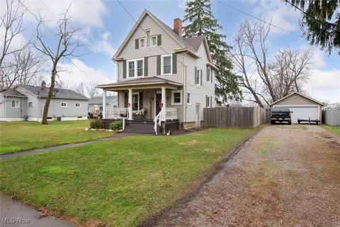426 Root Rd, Lorain, OH 44052 photo 2