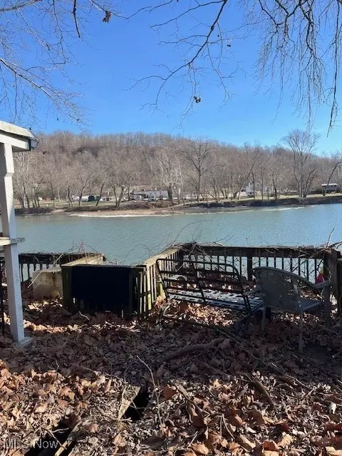 8670 Old River Rd, Philo, OH 43771