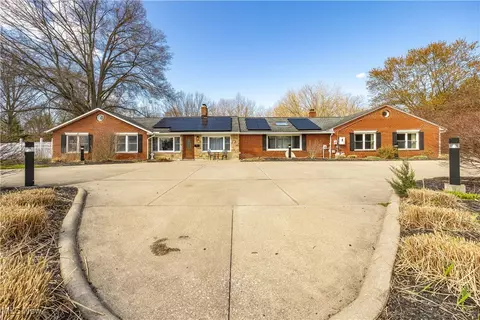 38220 Royalton Rd, Grafton, OH 44044