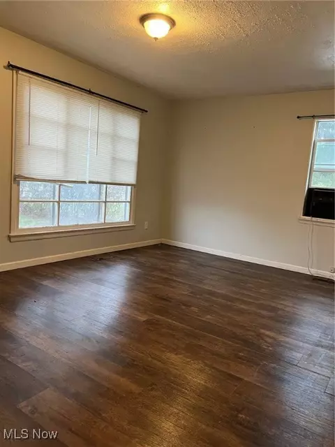 4877 Wake Robin Rd, Mentor, OH 44060 photo 3