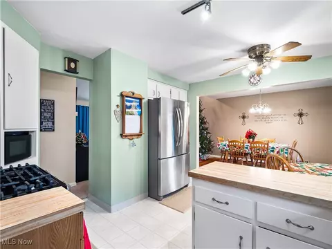 397 E Parkleigh Dr, Seven Hills, OH 44131 photo 15