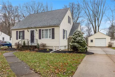 252 Miller Ct, Elyria, OH 44035 photo 3