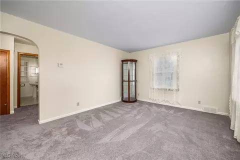 252 Miller Ct, Elyria, OH 44035 photo 4