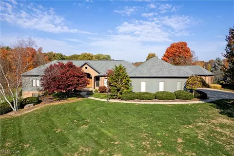 1467 Hunt Club Dr, Wooster, OH 44691