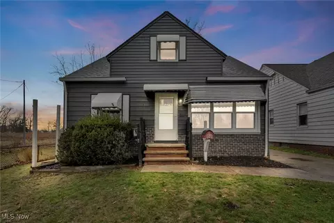 24731 Drakefield Ave, Euclid, OH 44123