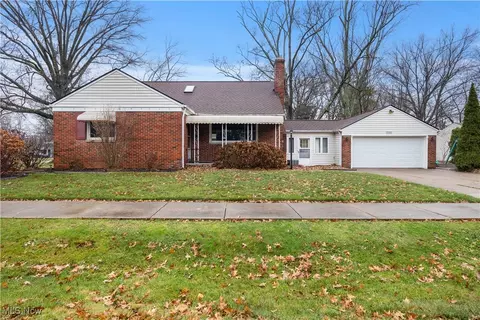 24464 Gessner Rd, North Olmsted, OH 44070