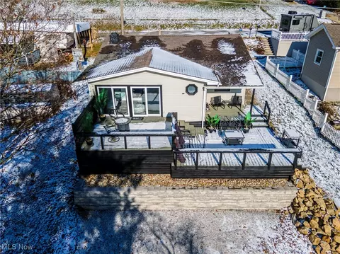 6424 Lakeside Dr, Hanoverton, OH 44423