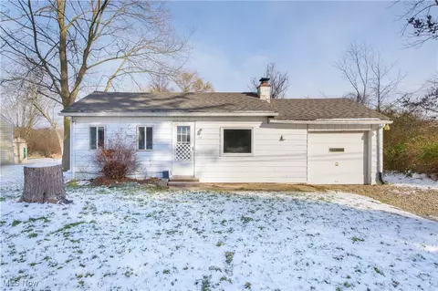 339 Canova Dr, Akron, OH 44319