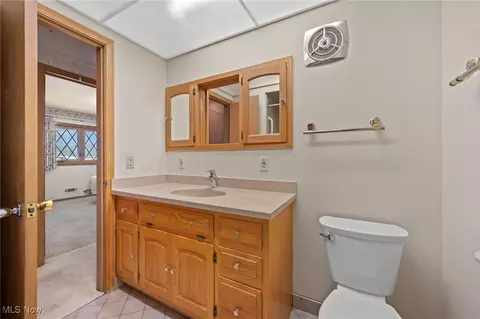 324 E Clearview Ave, Seven Hills, OH 44131 photo 10