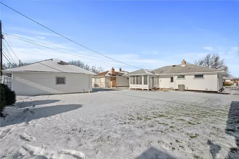 324 E Clearview Ave, Seven Hills, OH 44131 photo 24