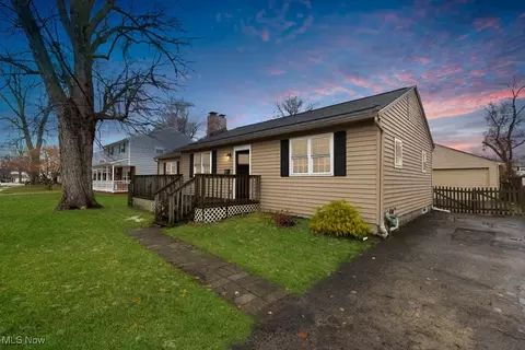141 Plymouth Rd, Eastlake, OH 44095
