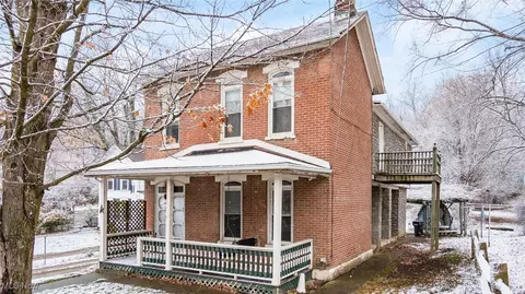1327 Sharon Ave, Zanesville, OH 43701