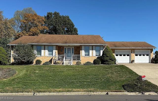 52 S Lake Dr, Parkersburg, WV 26101