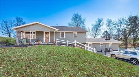1269 Ellen Dr, Zanesville, OH 43701