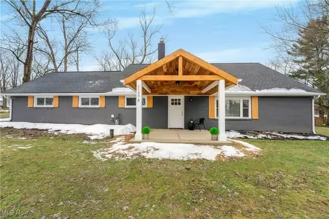 11578 E Hill Dr, Chesterland, OH 44026