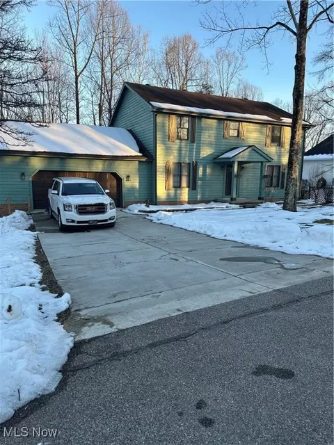 259 Granada Dr, Parkersburg, WV 26104