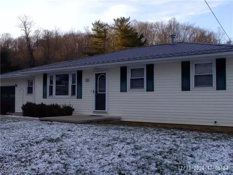 59 W 10th St, Dresden, OH 43821