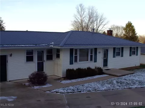 59 W 10th St, Dresden, OH 43821 photo 2