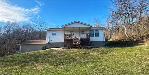 46094 Crabapple Rd, Saint Clairsville, OH 43950