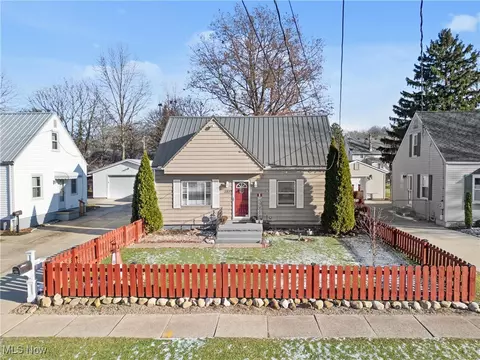 2577 7th St, Cuyahoga Falls, OH 44221