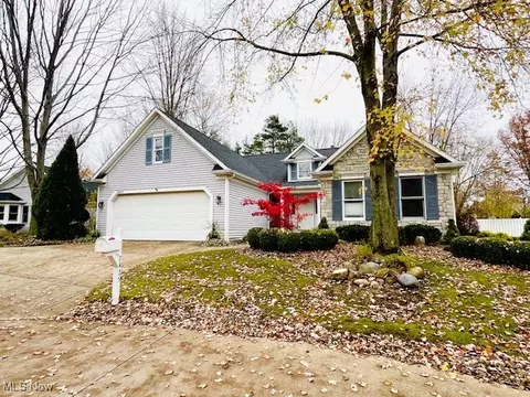 2425 Woodmill Dr #3, Westlake, OH 44145