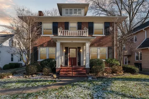 73 Harcourt Dr, Akron, OH 44313