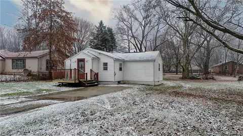 952 Abington Rd, Akron, OH 44312