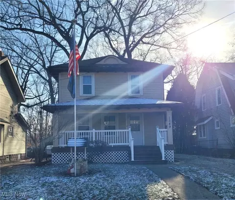 1349 Forest Glen Dr, Cuyahoga Falls, OH 44221