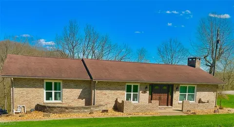 2552 Fernwood Rd, Wintersville, OH 43953