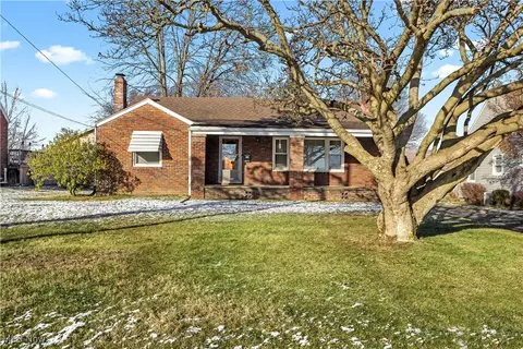 2234 W Manor Ave, Poland, OH 44514
