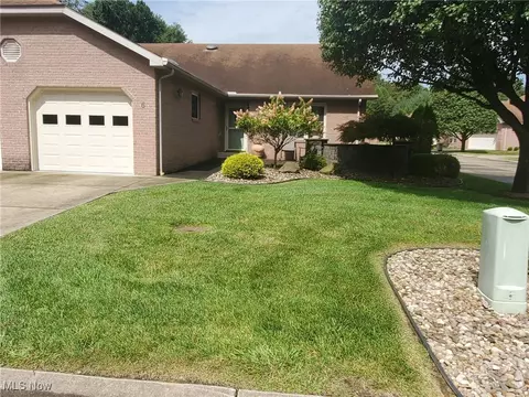 6 Hamlet Close, Parkersburg, WV 26104