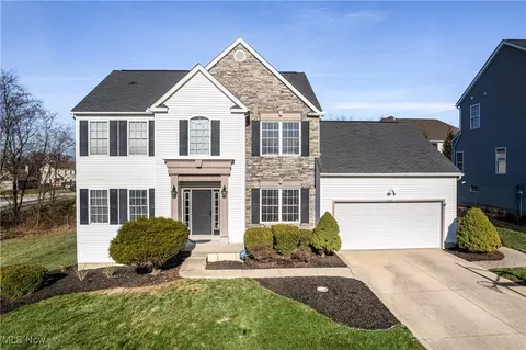 376 Bluestone Ct, Wadsworth, OH 44281