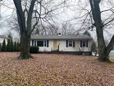 1352 Miller Ave, Mogadore, OH 44260