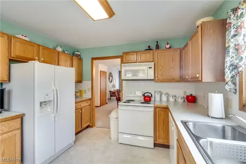 2706 Marsh Ave NW, Canton, OH 44708 photo 15